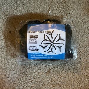 $1 Bed Sheet Clips